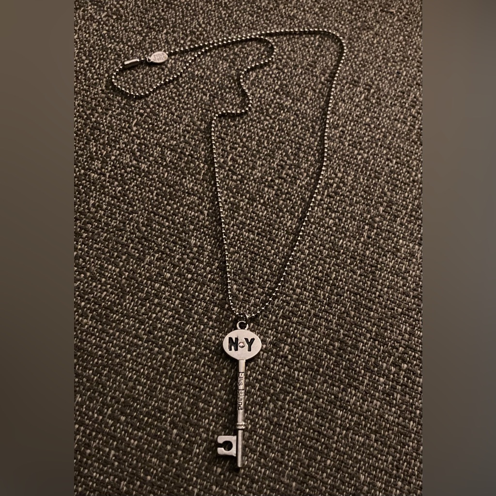 Cool Jewel Ellis Island Statue Of Liberty Ny Key Pendant Necklaxe